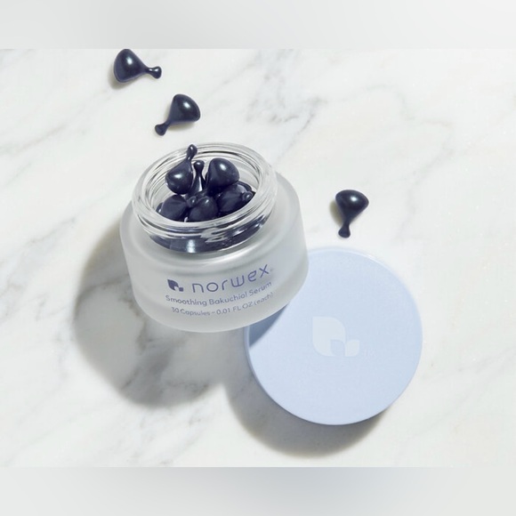 Norwex Day And Night Serum Set - Picture 2 of 12